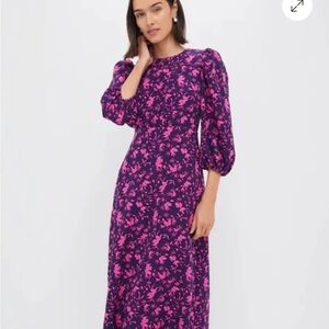 Hyacinth House Navy & Fuchsia Floral Norma Maxi Dress
Navy & Fuchsia Floral